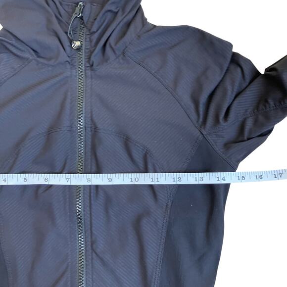 Lululemon Sz 4 In Flux Jacket Black Hooded Track Jacket Fitted Running Active - Picture 16 of 16